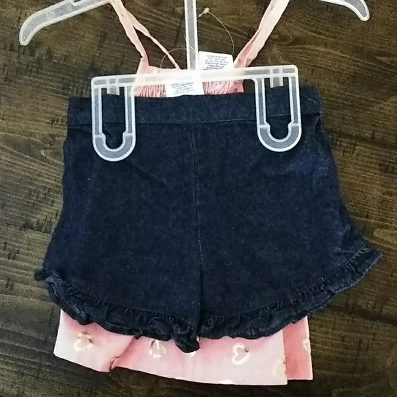 Short Set - Picture 2 of 3